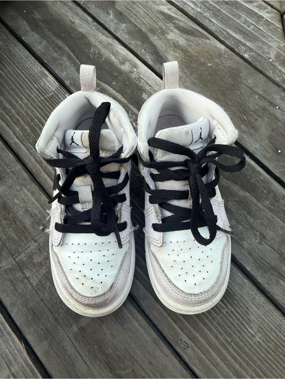 Nike Kids Jordon 1 Mid High-Top Sneakers in White, Lavender and Black - Picture 2 of 13